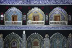 Həzrəti Abbasın (ə) hərəminə əzadarlıq günləri ilə bağlı qara bayraqlar asılıb - FOTO