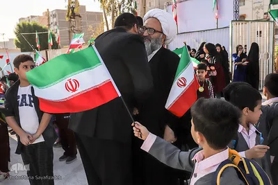 آیت الله محسن حیدری، نماینده مردم خوزستان در مجلس خبرگان رهبری در رونمایی از سردیس «شهید خردسال محمدطاها اقدامی»