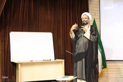 کارگاه آشنایی با تدبر در قرآن در ملایر