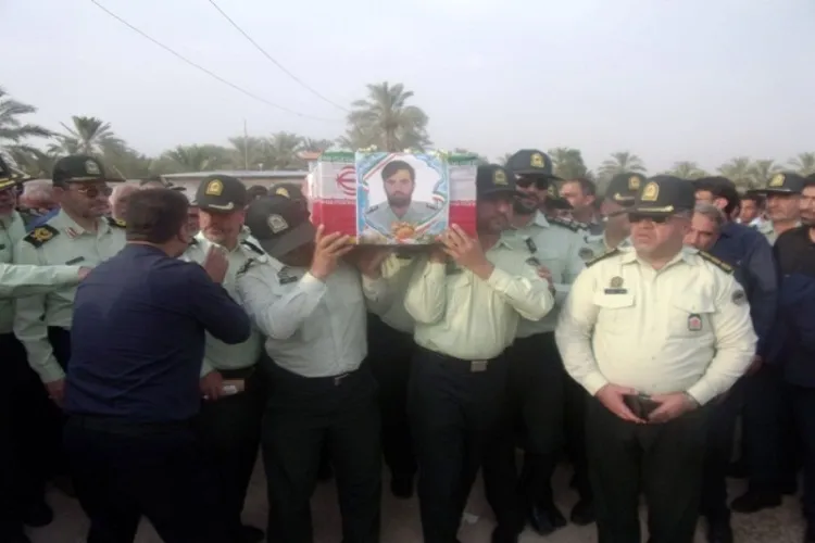 پیكر شهید «عباس بهروزی» در كازرون به خاك سپرده شد