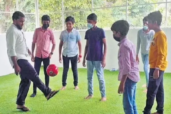 Indian Mosque Builds Football Turf to in ‘Child-Friendly’ Measure