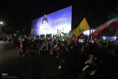 بیعت مردم شیراز در نخستین شب سال ۱۴۰۵ با رهبر معظم انقلاب