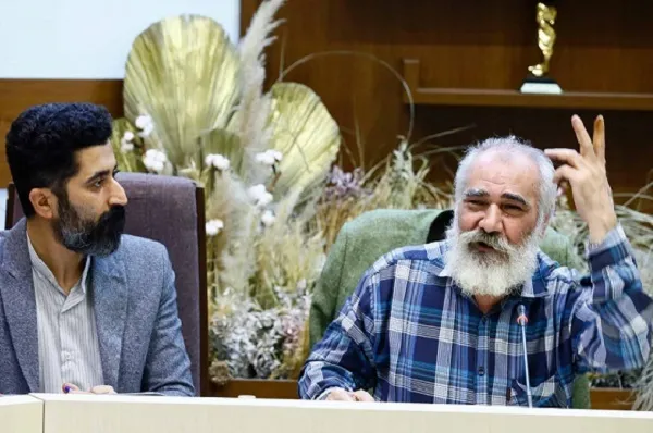 رسانه ضربان  شعر امروز را گرفته است