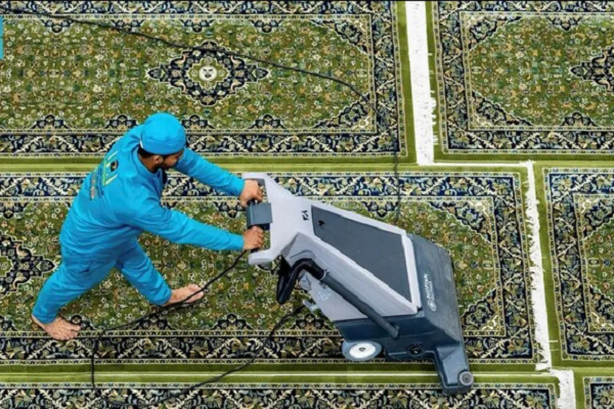 Mecca Grand Mosque Furnished with 33,000 Top Quality Carpets