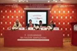 इस्तांबुल में इब्न खल्दुन के दृश्यों की समीक्षा