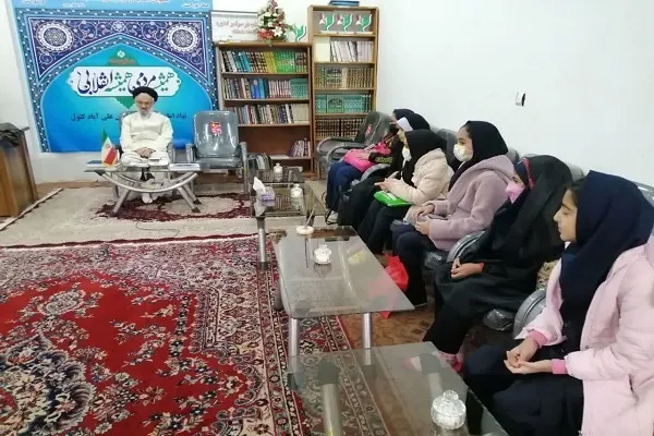 دیدار امام جمعه علی‌آبادکتول با دانش‌آموزان مدرسه حلیمه سعدیه