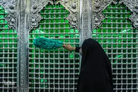 مراسم غبارروبی حرم حضرت عبدالعظیم در ایام شهادت حضرت زهرا (س)