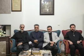 حضور جامعه قرآنی در منزل شهید احسان ذاکری