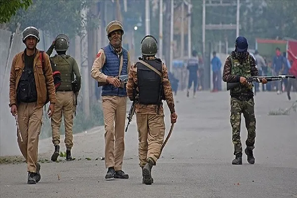 Pakistan: Hindistan 3 haftada 18 Keşmirliyi öldürdü