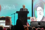 مسئولان نه یک قدم عقب‌تر و نه یک قدم جلوتر از رهبری حرکت کنند