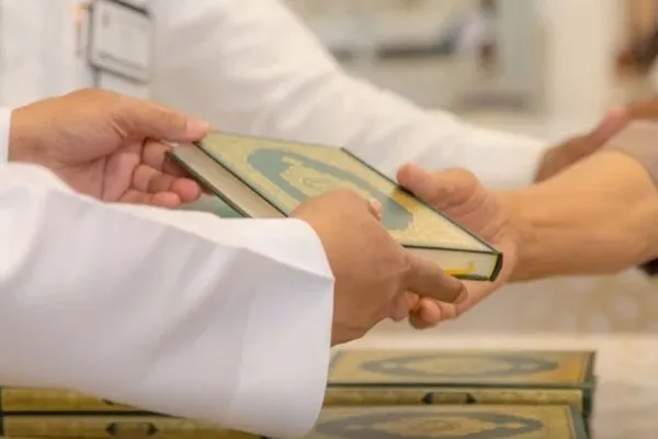 Egyptian Mother, Son Restore Quran Copies to Please God