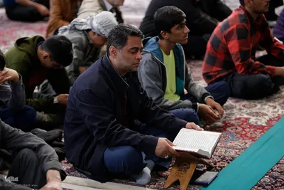 جلسات تفسیر قرآن در حرم رضوی