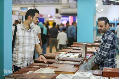 حال و هوای نمایشگاه کتاب در روز انتخابات
