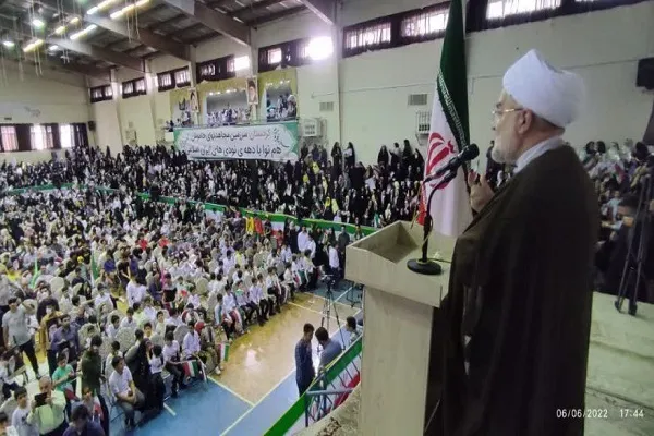 «معنویت و اخلاص» در سرود سلام فرمانده موج می‌زند