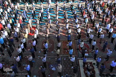 اقامه نماز عید فطر در امامزاده جعفر(ع) یزد