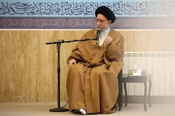 روحانیون در دفاع از سنگر اسلام پیشگام هستند