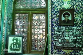 مسجد مقبره به عنوان یكی از مساجد مهم و بزرگ بازار تاریخی و مسقف تبریز، مامن و خاستگاه حركت‌های انقلابی بوده است.
