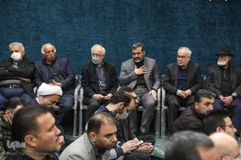  تشییع پیکر مرحوم عماد افروغ در مسجد دانشگاه تهران
