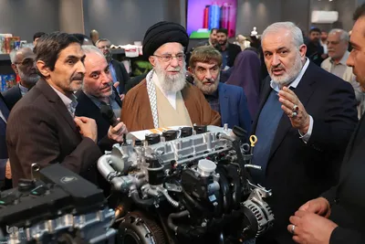 بازدید رهبر انقلاب از نمایشگاه توانمندی‌های تولید داخل