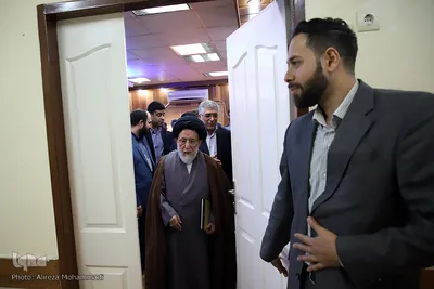 رونمایی از نشریه «رایحه» ویژه علامه کرمی در اهواز