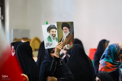 تجدید بیعت دختران و مادران اصفهانی با رهبر انقلاب در گلستان شهدا