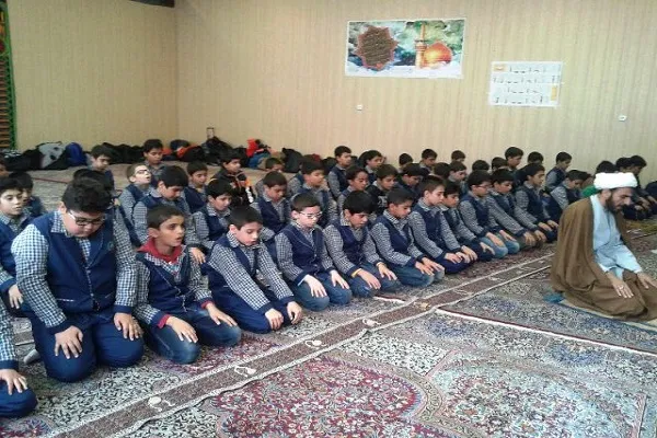 شرکت ۲۸ هزار دانش‌آموز کردستانی در آزمون انشای نماز