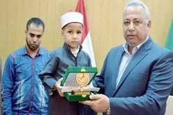 تكريم طفل عمره 3 أعوام لحفظه القرآن في مصر