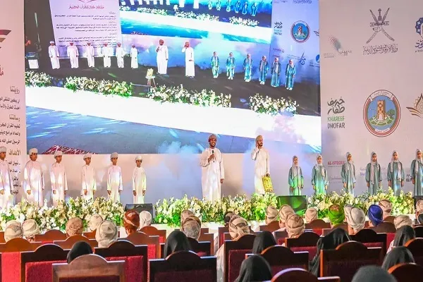 سلطنة عمان: تكريم 300 من حفظة القرآن بظفار