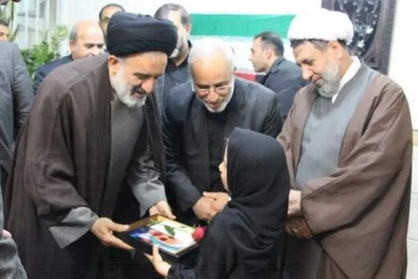 دیدار نمایندگان رهبری با مجروحان و خانواده شهدای حادثه تروریستی کرمان