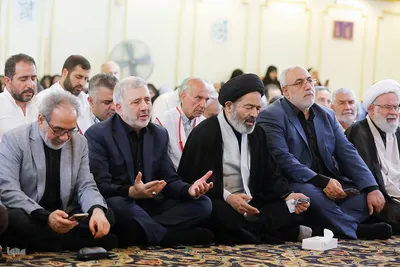 مراسم دعای کمیل زائران ایرانی در مدینه منوره به یاد شهدای خدمت