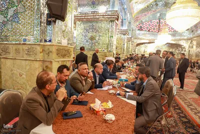 میز خدمت مسئولان استان فارس در حرم مطهر شاهچراغ(ع)