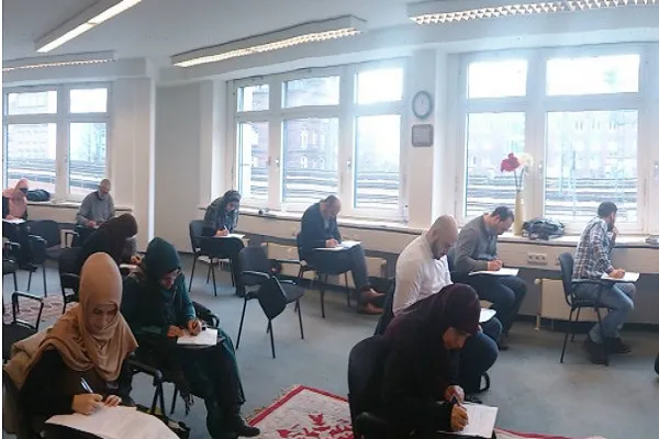 آموزش 9 رشته اسلامی در هامبورگ