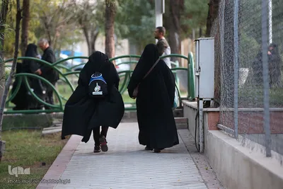 ⁨حال‌و‌هوای مسافران اربعین در ترمینال مسافربری قم⁩