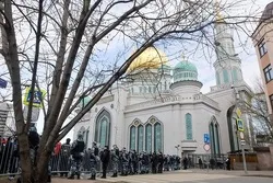 Muslime feiern in der rssischen Hauptstadt Eid Al-Fitr