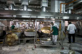 خوان هشتم در مهمان‌سرای حضرت