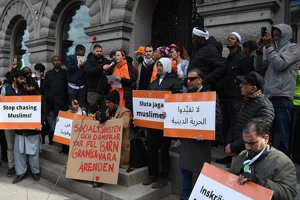 İsveç'te Kur'an-ı Kerim yakma provokasyonu protesto edildi