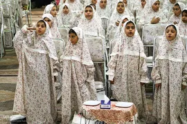 جشن تکلیف دختران در حرم سیدعلاءالدین حسین(ع)