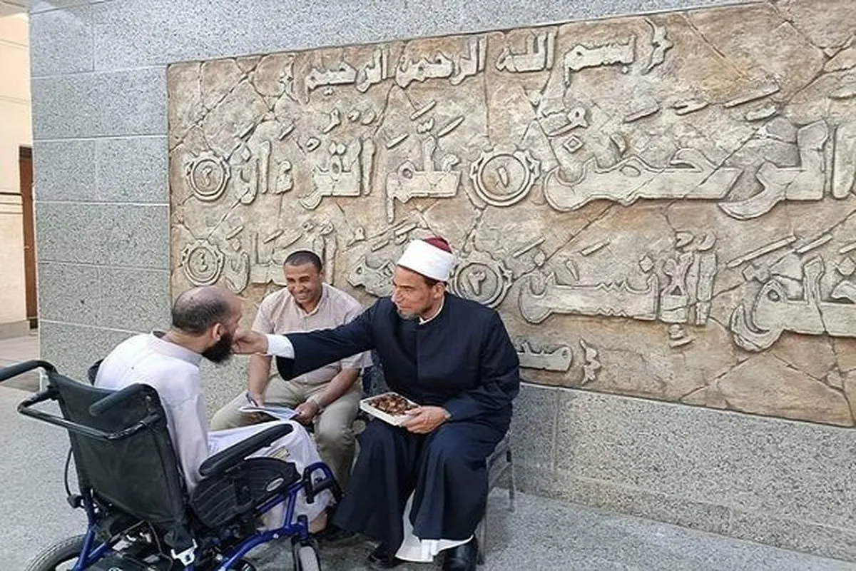 Al-Azhar Official’s Treatment of A Disabled Examinee Draws Praise