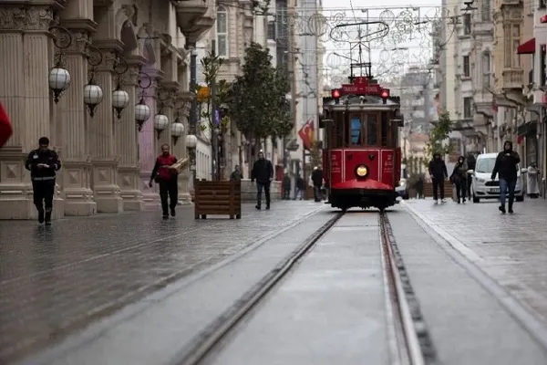 Türkiye'de 33 bin 520 kişinin Kovid-19 testi pozitif çıktı