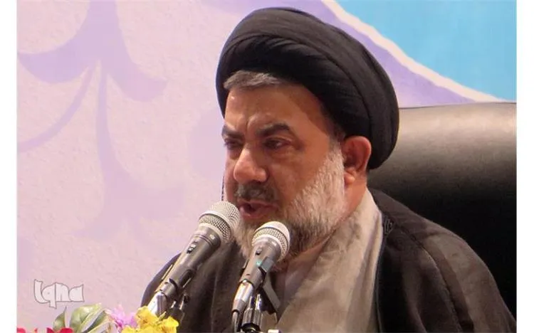 اقامه نماز اول وقت در حمل و نقل زمینی مدنظر رانندگان باشد