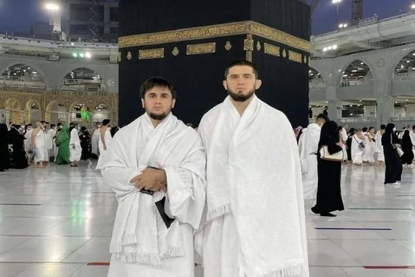 Penceritaan tokoh-tokoh terkenal dari pengalaman rohani perjalanan haji