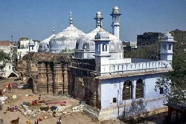 گیان واپی مسجد میں پوجا کرنے کی اجازت کیلئے عدالت میں درخواست