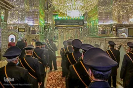 آیین تعویض پرچم گنبد آستان حضرت شاهچراغ (ع)‎‎