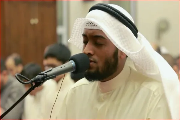 فیلم | تلاوت ترتیل «احمد النفیس» قاری کویتی در مراسم نماز جماعت