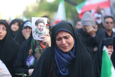 تجمع کودکان و نوجوانان در چهلمین روز شهادت دانش‌آموزان مینابی