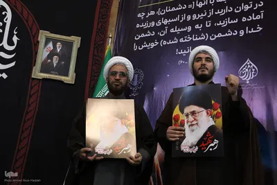 بیعت روحانیون و طلاب فارس با سومین رهبر معظم انقلاب