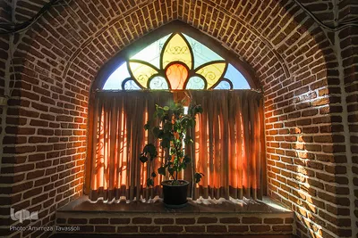 غبارروبی حرم امامزاده سیدجمال‌ بن موسی بن جعفر(ع) ـ تبریز