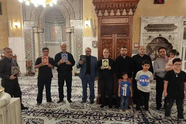 تکریم قرآن در مسجد امام حسین (ع) قاهره