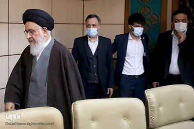 مراسم تجلیل از آیت الله محقق داماد