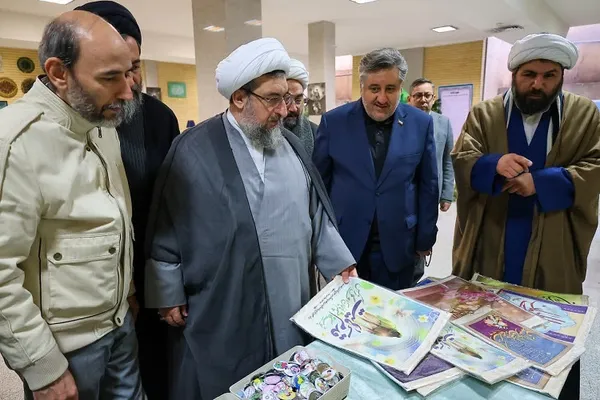 بازدید امام جمعه تبریز از نمایشگاه قرآن